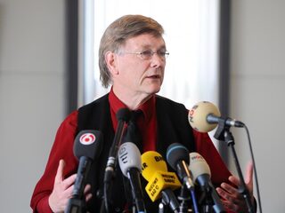 Ab Osterhaus: 'Opmerkelijk' dat Nederland advies van EMA over AstraZeneca niet overneemt