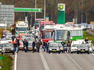 Taakstraffen voor snelwegblokkeerders sinterklaasintocht
