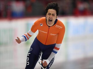 Verbij verovert op 1.000 meter eerste wereldtitel, met Nederlands podium