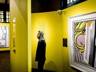 'Eén kunstwerk uit Stedelijk Museum verkopen, redt Amsterdamse kunstsector'