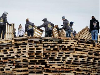OVV: Onderzoek vreugdevuren Scheveningen voor einde zomer afgerond