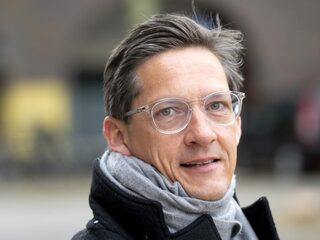 Eerdmans (JA21): NPO is veel te links, geef rechtse omroepen meer ruimte