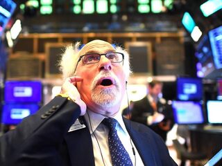 Beurzen op Wall Street onderuit, handel kort stilgelegd