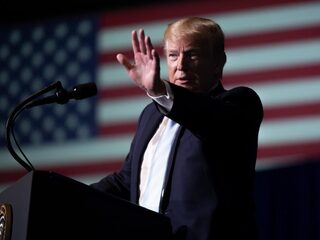 'Twitterban voor Trump maakt van hem een martelaar'