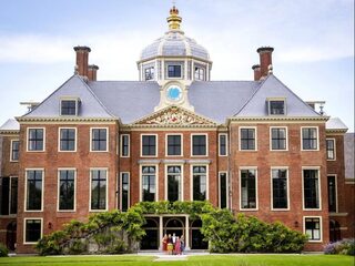 'Staat betaalt al bijna veertig jaar dubbel voor onderhoud paleizen'