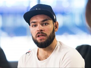 Sjinkie Knegt terug in internationale shorttrackwereld: 'Heb het wel gemist'