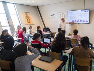 Geen schoolvakantie voor deze directeuren: zij moeten nieuwe leraren zoeken