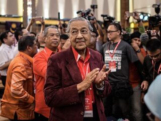 Hoogbejaarde Mahathir Mohamed (92) werpt zich in Maleisische verkiezingsstrijd