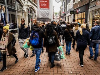 Plunderende bendes teisteren winkels Amsterdam: ‘Dit zet het leven van ondernemers op z’n kop’