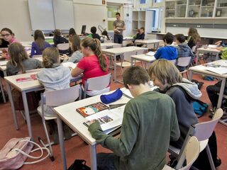 Stand.nl: Het is goed dat scholen meer vrijheid krijgen om zelf hun lesprogramma in te vullen