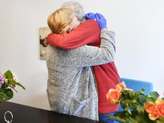 'Dan maar samen corona en samen dood, afstand houden doe ik niet meer'