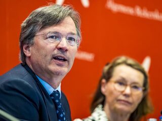 President Algemene Rekenkamer: Gebruik van privételefoon in het buitenland is naïef