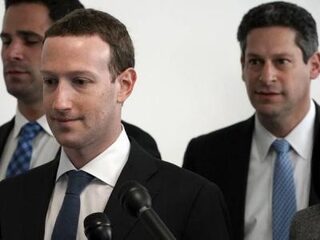 Facebookbaas Zuckerberg zegt sorry en dat is niet voor het eerst