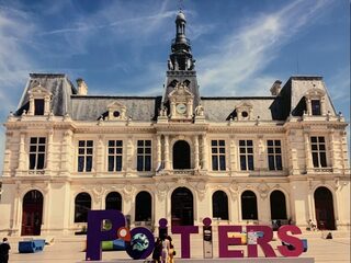 Na de Franse bureaucratie is daar: la maire!