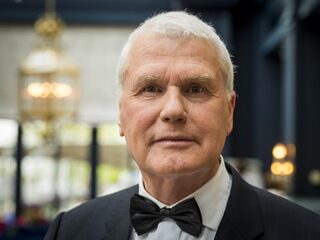 Adriaan van Dis doet heel druk