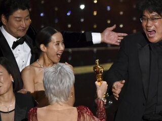 Parasite schrijft geschiedenis, ook Oscars voor Phoenix en Zellweger