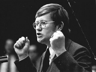 Podcast De Dag: Heb je het als jonge fractieleider moeilijker?