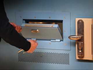 Stand.nl: 'De veiligheid van gevangenispersoneel moet meer prioriteit krijgen'