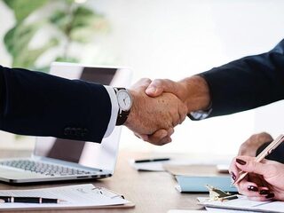 Organisatiepsycholoog Kilian Wawoe: 'Mensen zien het beoordelingsgesprek als jaarlijkse wortelkanaalbehandeling'