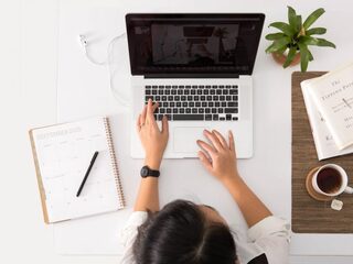 Stand.nl: De werkdruk door de coronacrisis is ongezond hoog