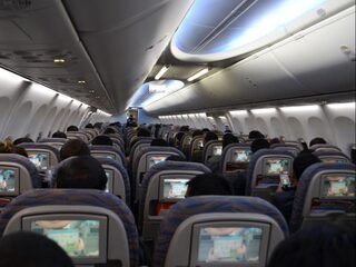 Stand.nl: Nu met zijn allen in het vliegtuig stappen is onverantwoord