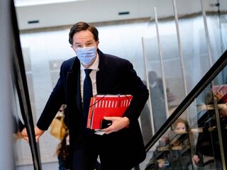 Rutte wil 'kijken' naar versoepelingen, maar nu nog niet