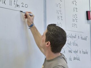 Curlingmoeder of tigermom: helft van de leraren krijgt te maken met ouders die het niet eens zijn