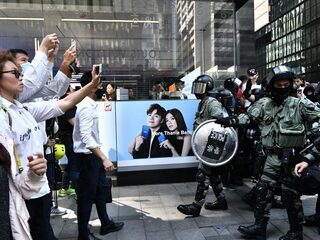 Carrie Lam noemt gewelddadige demonstranten Hongkong 'vijanden van het volk'