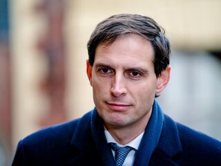 'Hoekstra kan geen 'nee' zeggen'