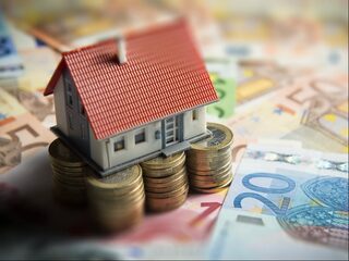 Stand.nl: De overheid moet de woningmarkt aan banden leggen