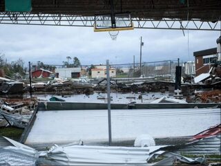 Honderdduizenden Amerikanen zonder stroom, maar orkaan Michael zwakt af