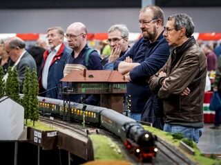 Ed Nijpels begrijpt niet waarom Neil Young modeltreintjes veilt