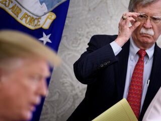 Zelfs over zijn vertrek heeft Trump onenigheid met Bolton