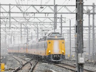 Overlast op snelwegen valt mee, NS laat minder treinen rijden