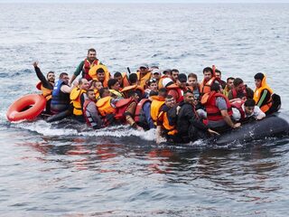 “Lidstaten moeten samen buitengrens Europa beschermen tegen migranten, niet alleen hun eigen”