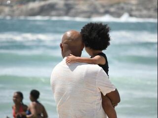 Podcast: Opgroeien zonder vader. Welk effect heeft dat op vaders van nu?