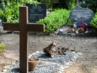 Claudia is 'deathfluencer': 'Overwin je angst en ga de confrontatie met sterfelijkheid aan'