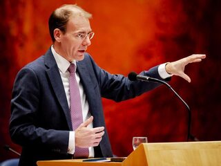 'De Belastingdienst houdt meer van zwarte lak dan de gemiddelde SM-Meesteres'