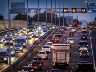 Stand.nl: Het invoeren van een kilometerheffing is dé manier om Nederland mobiel te houden
