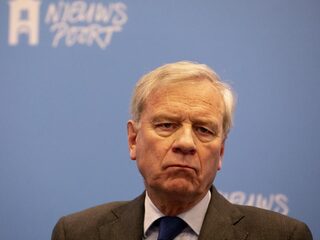 Oud-NAVO-baas De Hoop Scheffer: 'Europa moet niet meegaan in pesterijen VS en China'