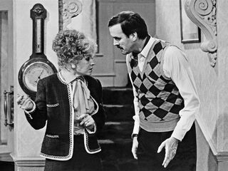 Podcast De Dag: Earl Grey-thee en Fawlty Towers - niets is heilig in Brits racismedebat