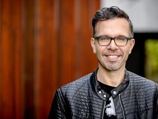 Vandaag op NPO Radio 1: Michiel Veenstra op De Perstribune