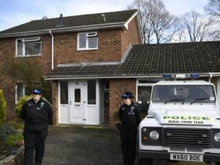 Hoe behandel je iemand na een zenuwgasaanval?