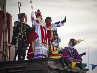 Is het wel of niet terecht dat Facebook foto's van Zwarte Piet gaat weren?