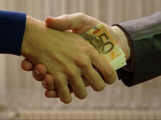 Dagelijks onderzoek naar corruptie bij gemeenten