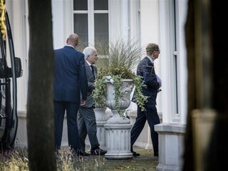 ‘Multinationals moeten stoppen met communiceren uit hun ivoren toren’