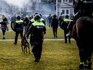 'Gesprek over racisme moet ook door politieagenten zonder migratie-achtergrond worden gevoerd'