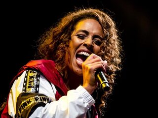 Glennis Grace blaast jury omver in halve finale America's Got Talent