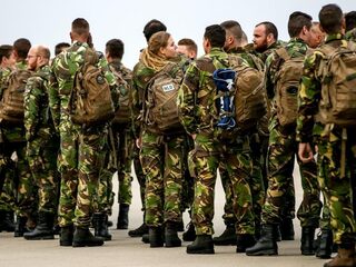 'Zet onze krijgsmacht open voor alle Europese burgers'