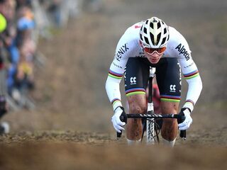 NK veldrijden voor mannen is 'grote Van der Poel-show'